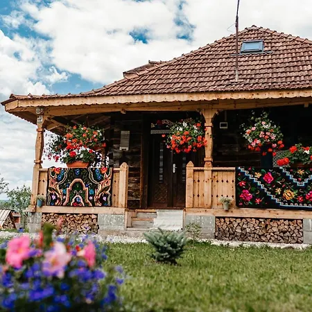 Holiday home Casa De La Parau