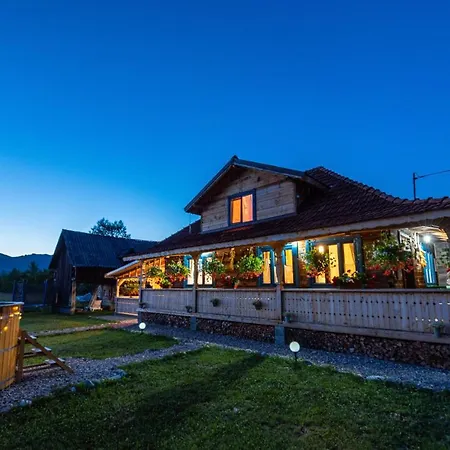 Casa De La Parau Holiday home *